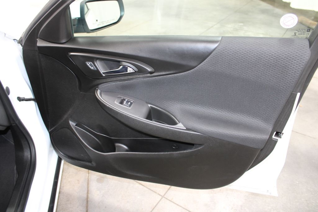 2023 Chevrolet Malibu LT Image 30 of 48