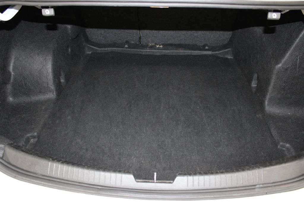 2023 Chevrolet Malibu LT Image 12 of 48