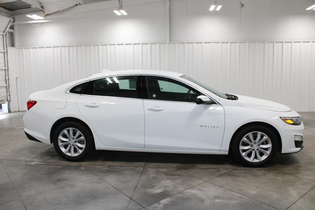 2023 Chevrolet Malibu LT Image 4 of 48