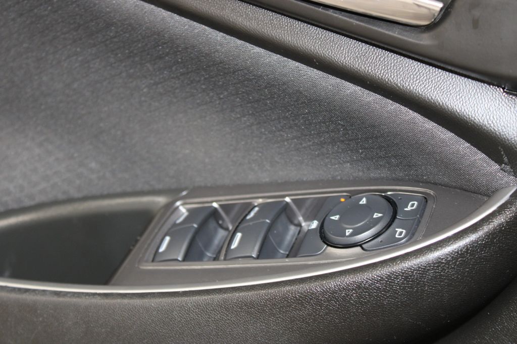 2023 Chevrolet Malibu LT Image 40 of 48