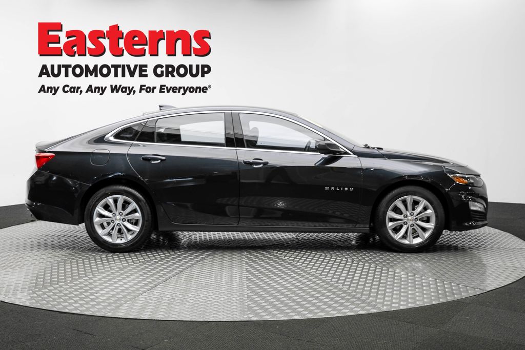 Vehicle image 18 of 60