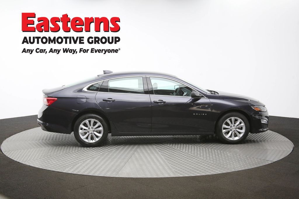 Vehicle image 17 of 60