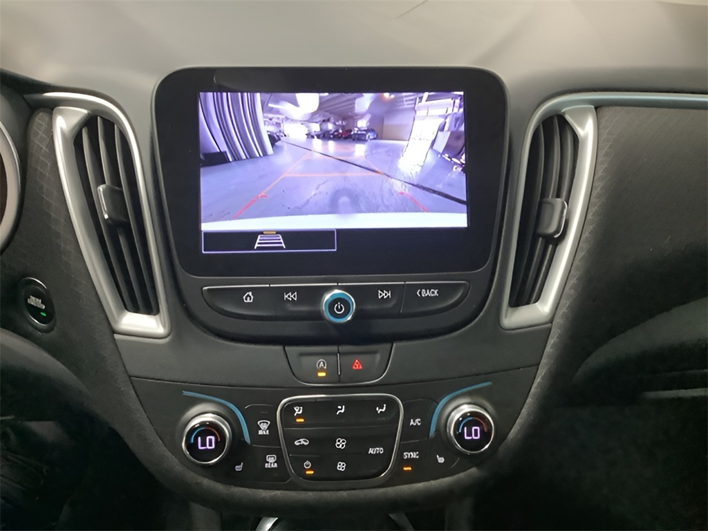 Vehicle image 21 of 29