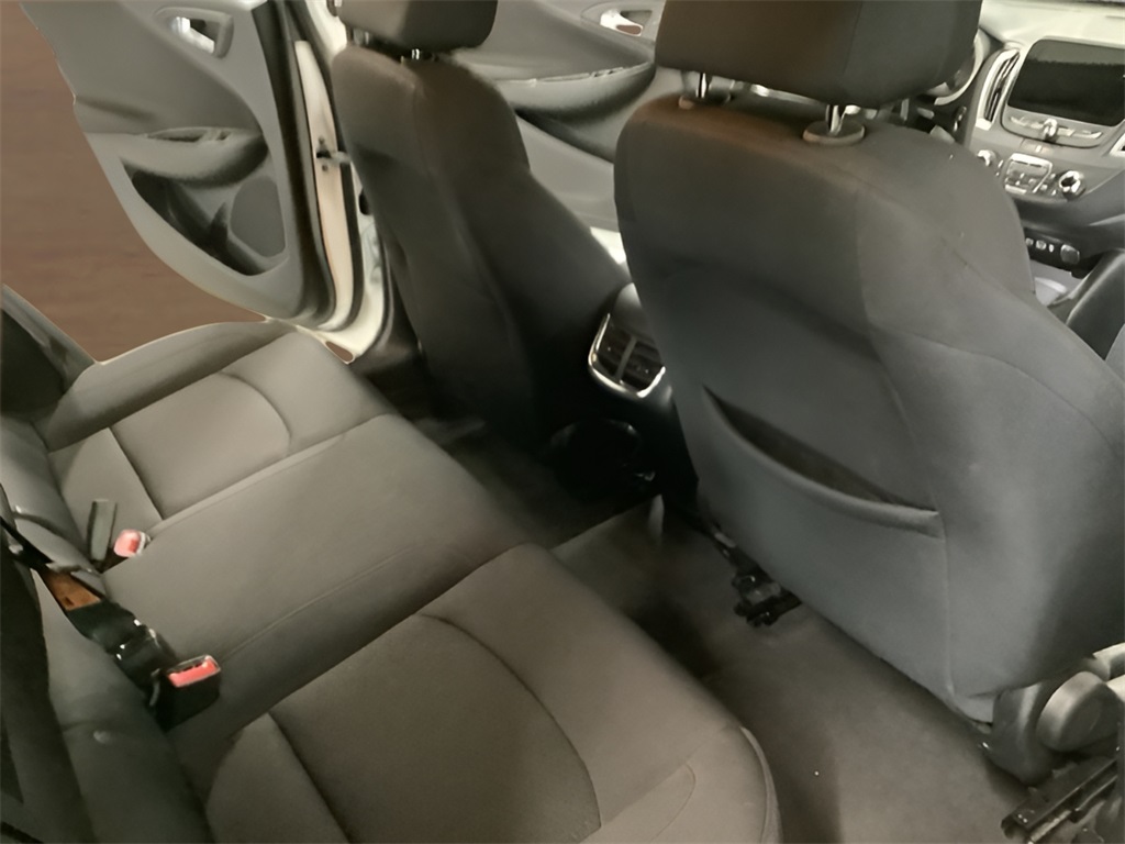 Vehicle image 16 of 29