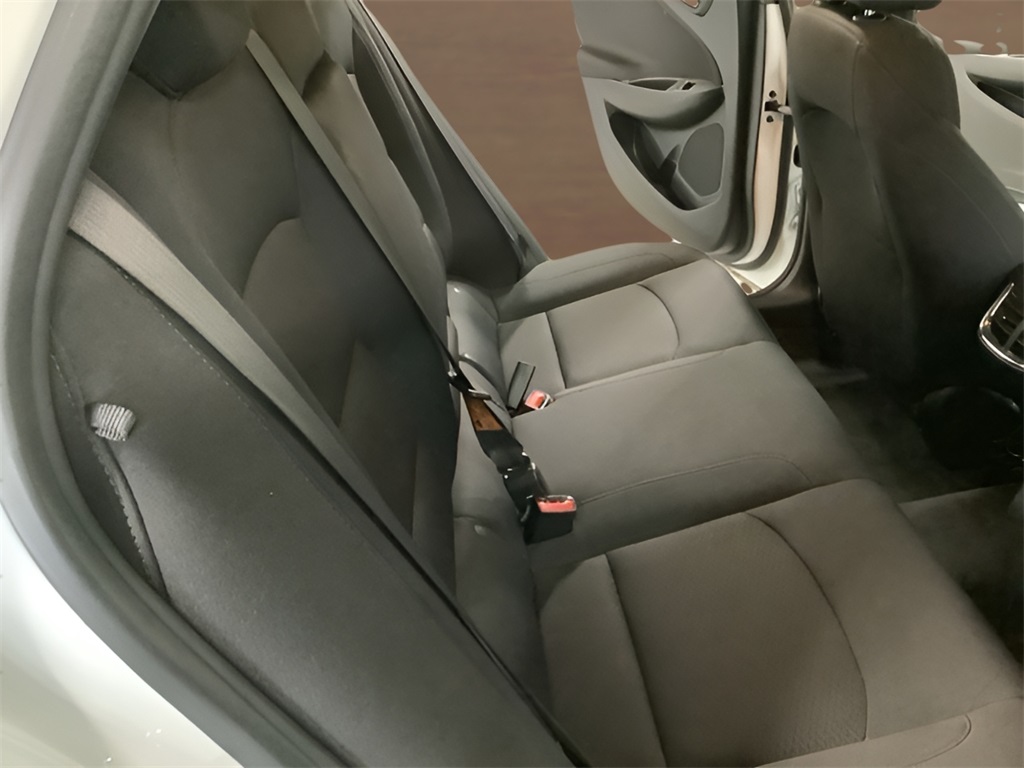 Vehicle image 17 of 29