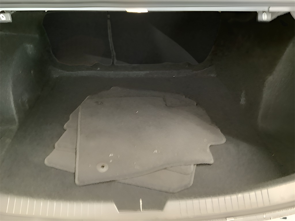 Vehicle image 15 of 29
