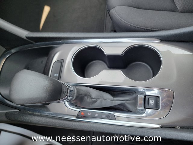 Vehicle image 26 of 33