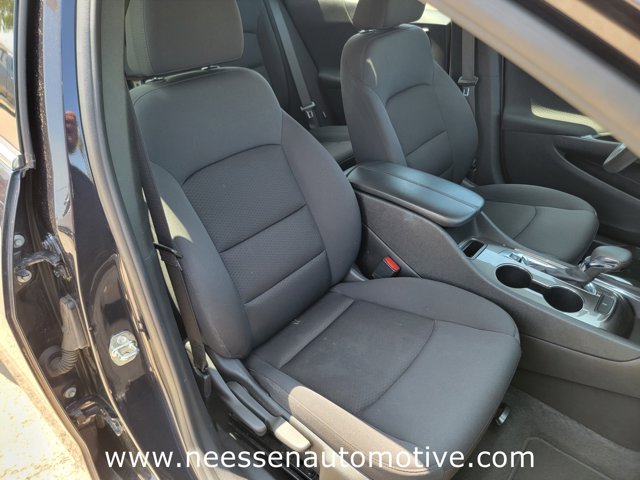 Vehicle image 9 of 33