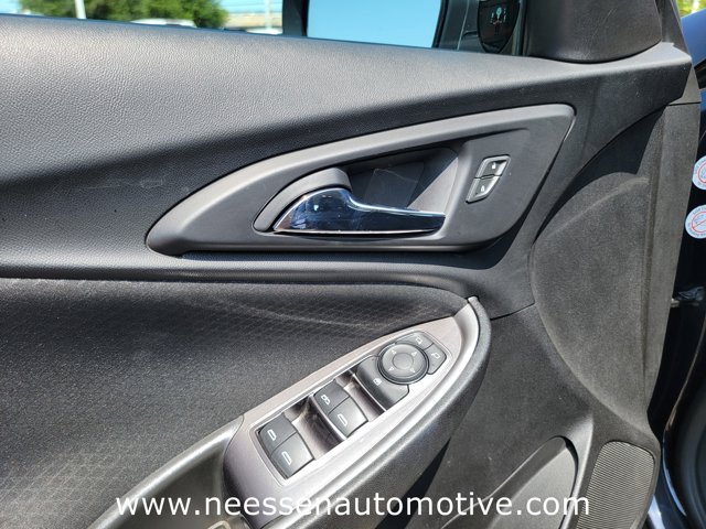 Vehicle image 14 of 33