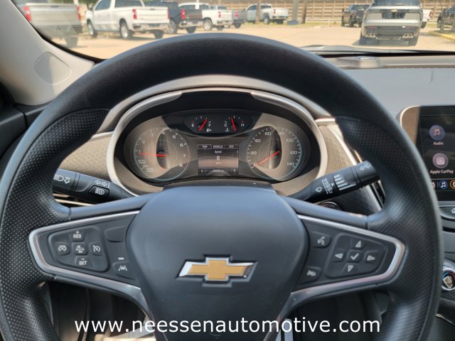 Vehicle image 17 of 33