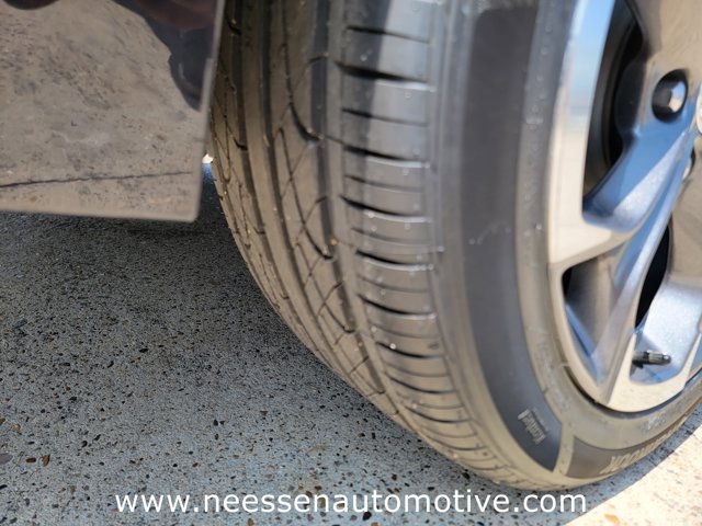 Vehicle image 32 of 33