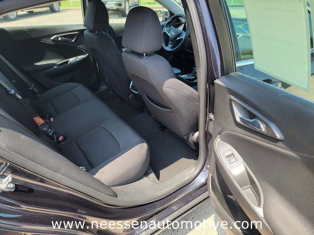 Vehicle image 10 of 33