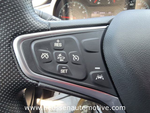 Vehicle image 18 of 33