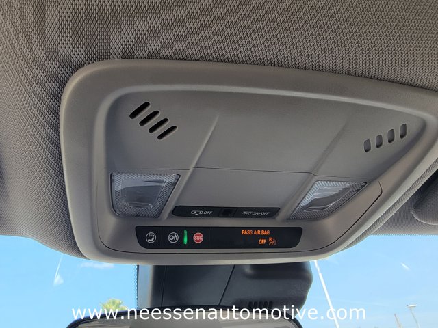 Vehicle image 29 of 33