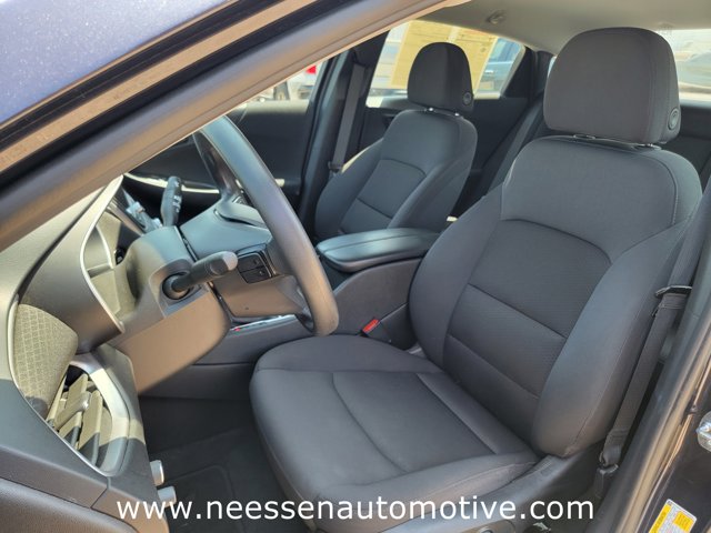 Vehicle image 13 of 33