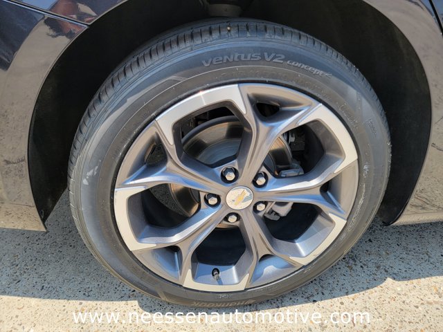 Vehicle image 31 of 33