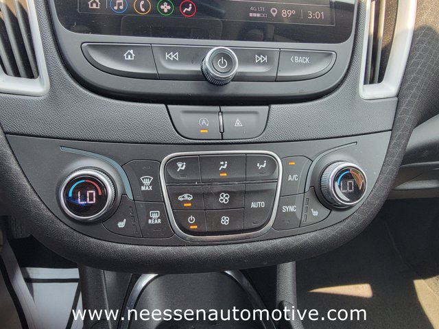 Vehicle image 25 of 33