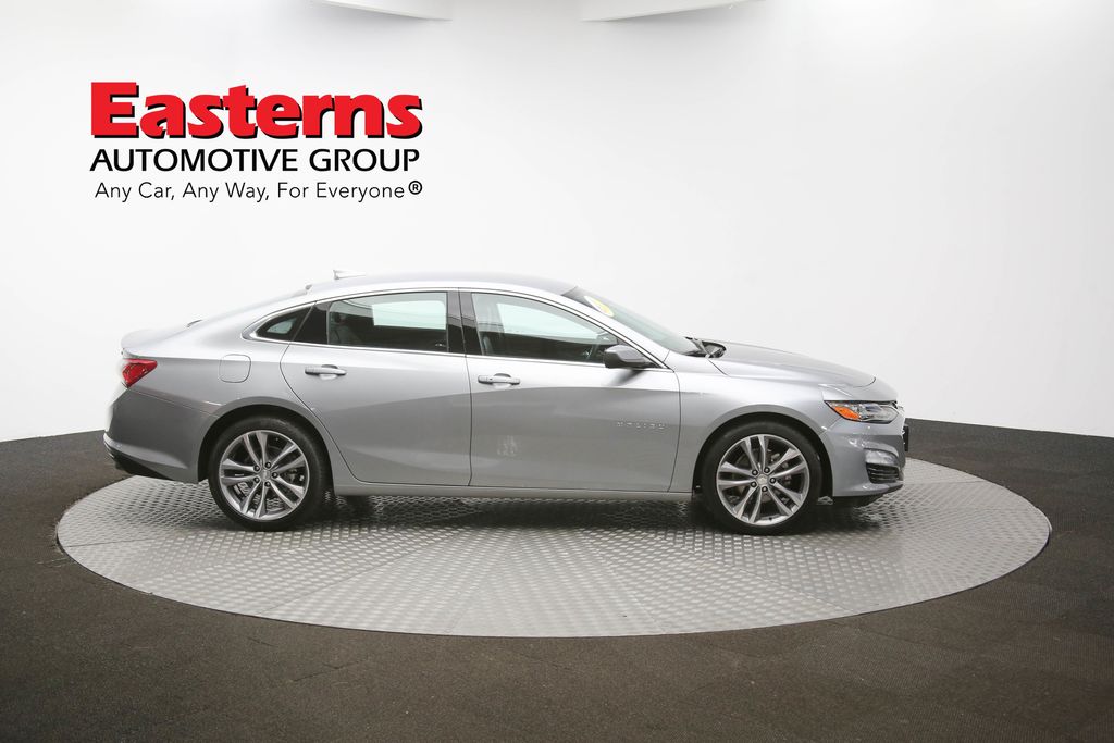 Vehicle image 17 of 60