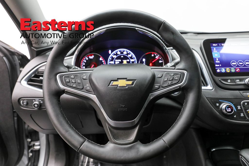 Vehicle image 40 of 60