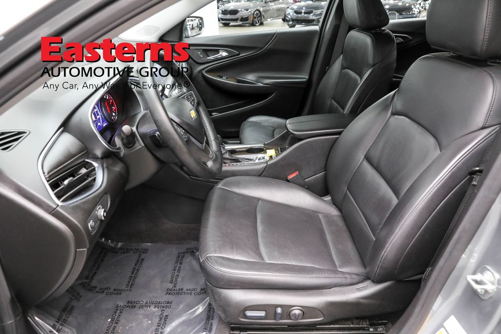 Vehicle image 44 of 60