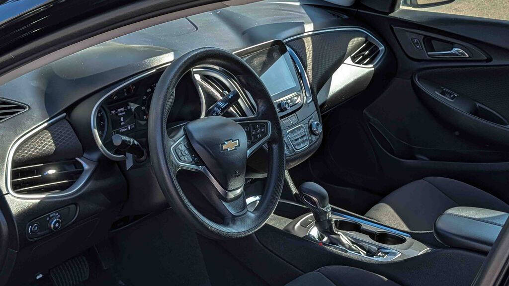2023 Chevrolet Malibu LT Image 18 of 30