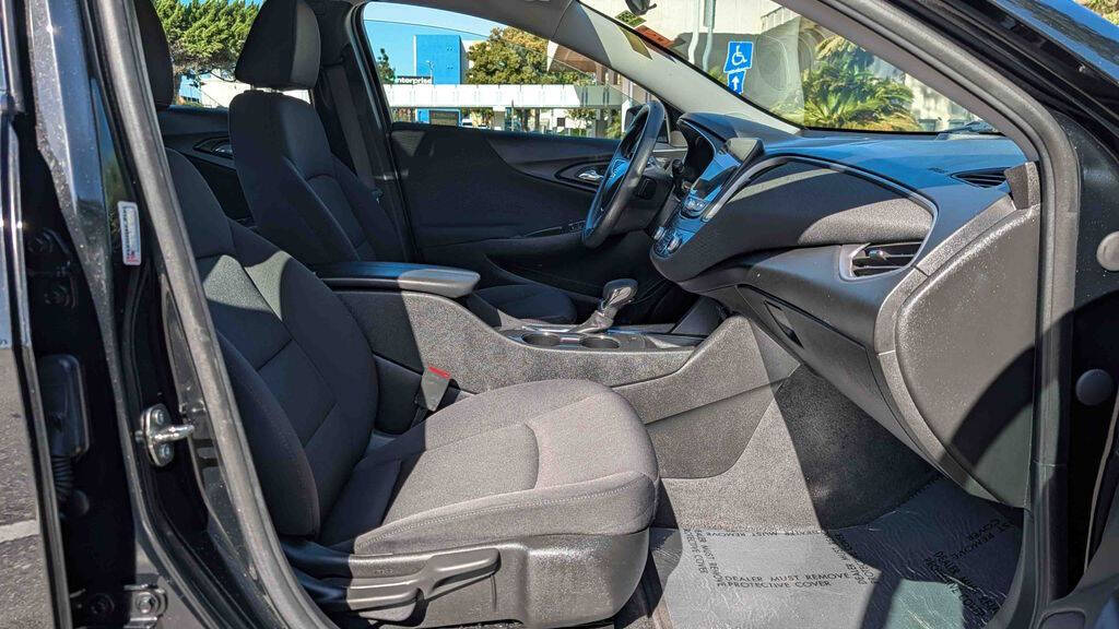 2023 Chevrolet Malibu LT Image 14 of 30