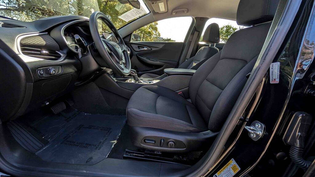 2023 Chevrolet Malibu LT Image 12 of 30