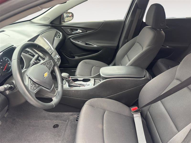 Vehicle image 9 of 15