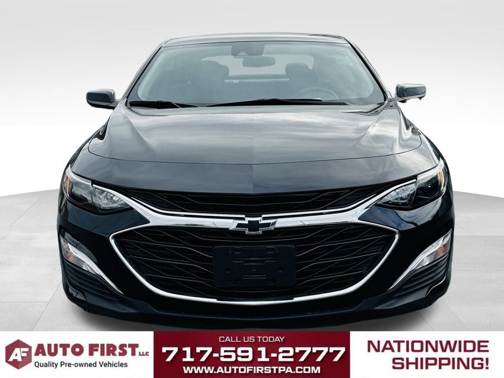 2023 Chevrolet Malibu RS Image 2 of 11