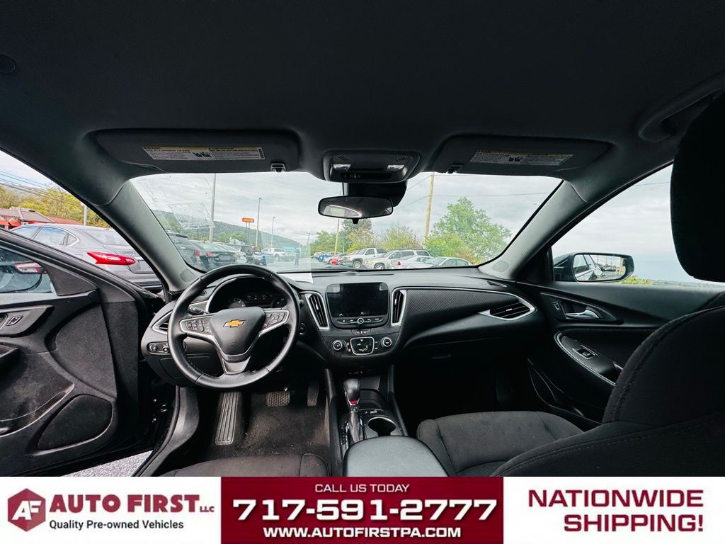 2023 Chevrolet Malibu RS Image 9 of 11