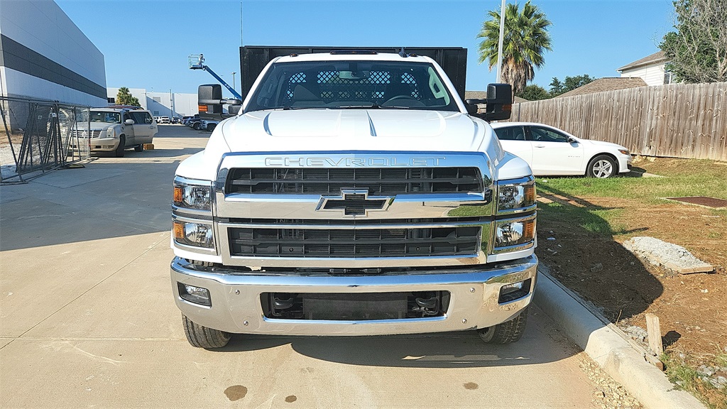 Vehicle image 4 of 63