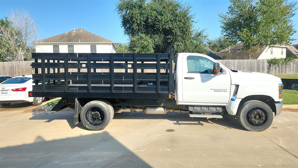 Vehicle image 8 of 63