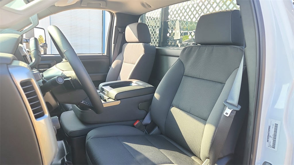 Vehicle image 23 of 63