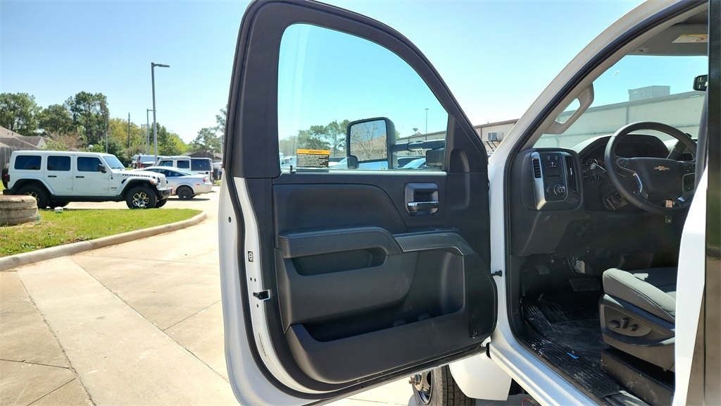 Vehicle image 60 of 63