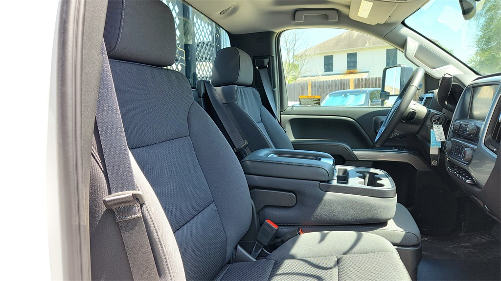 Vehicle image 61 of 63