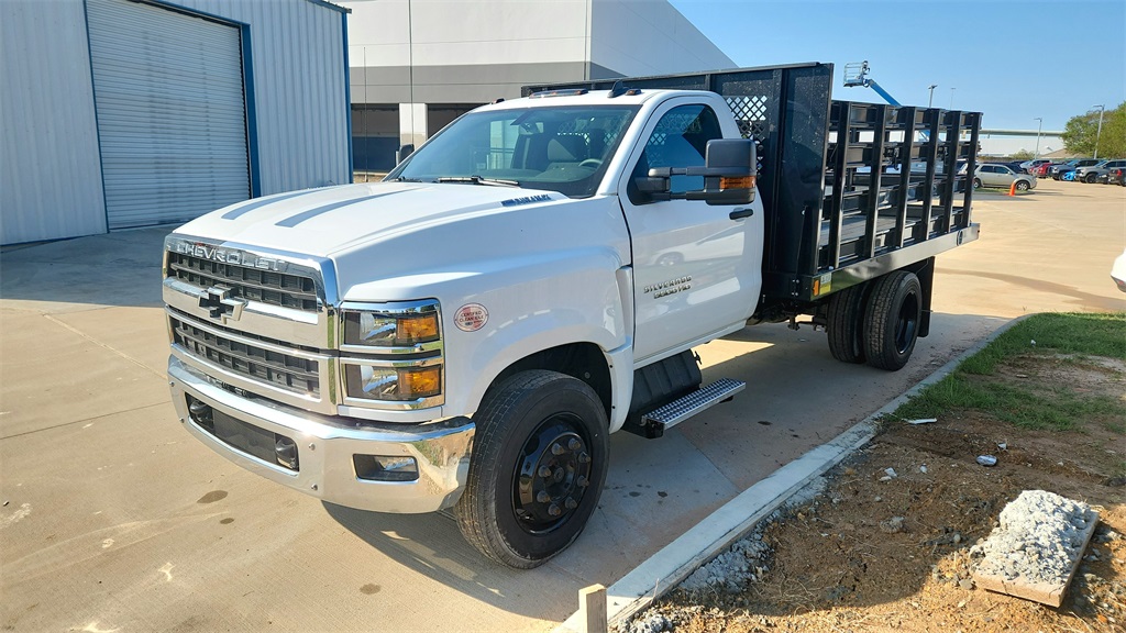 Vehicle image 2 of 63