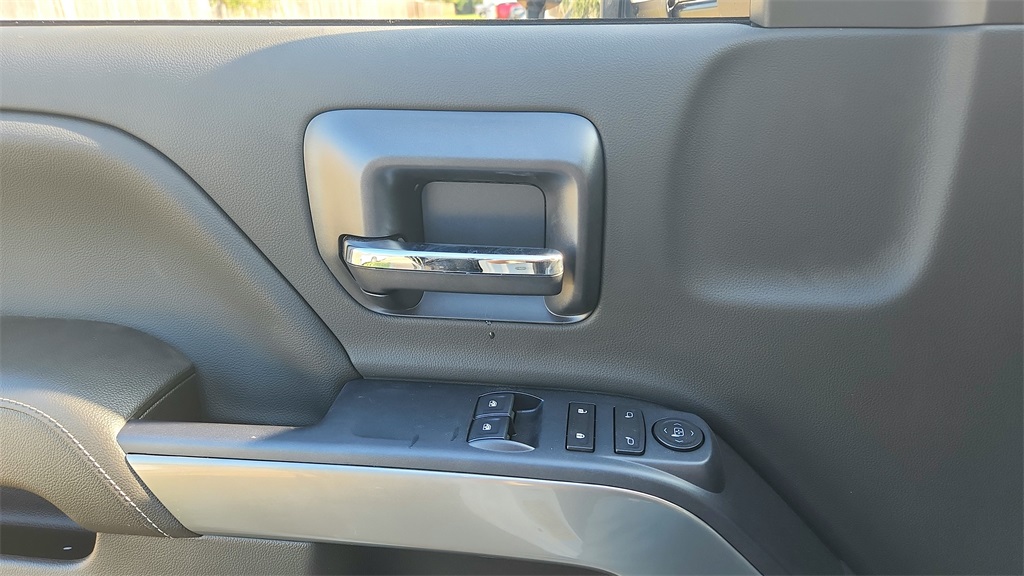 Vehicle image 30 of 63