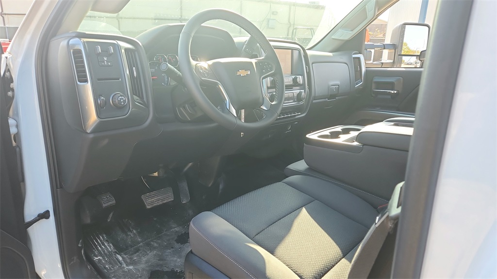 Vehicle image 39 of 63