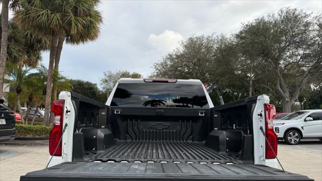 2023 Chevrolet Silverado 1500 Custom Image 12 of 31