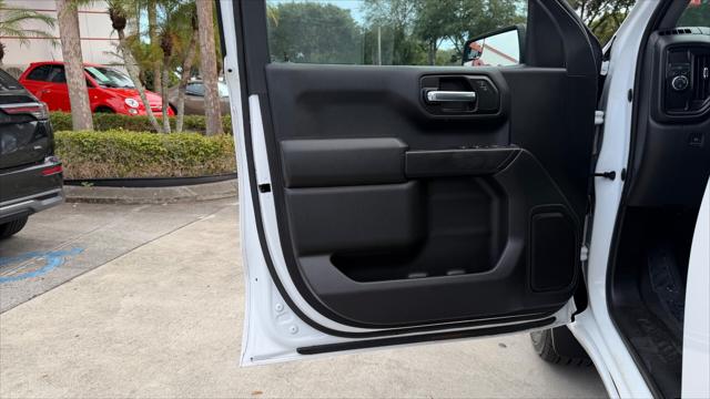 2023 Chevrolet Silverado 1500 Custom Image 17 of 31