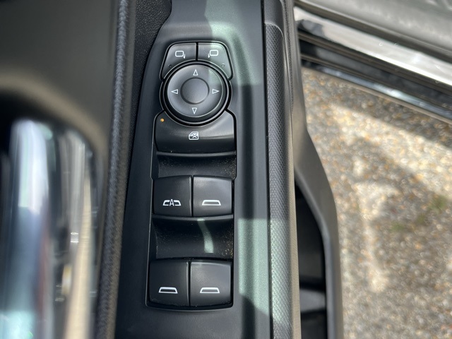 Vehicle image 12 of 30
