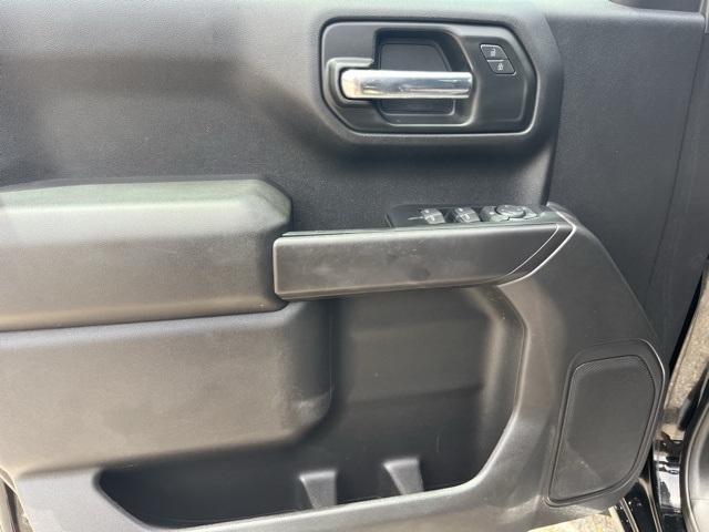 Vehicle image 11 of 30