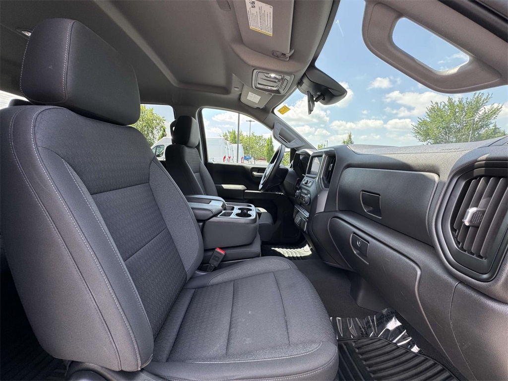 Vehicle image 11 of 30