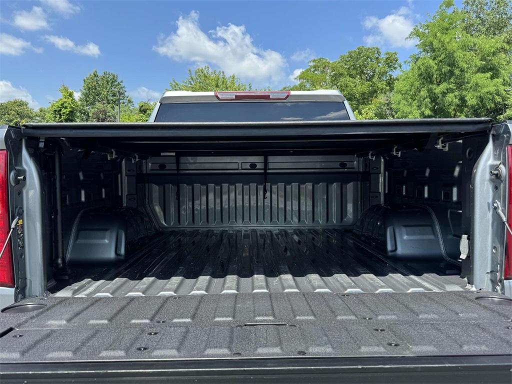 Vehicle image 10 of 30
