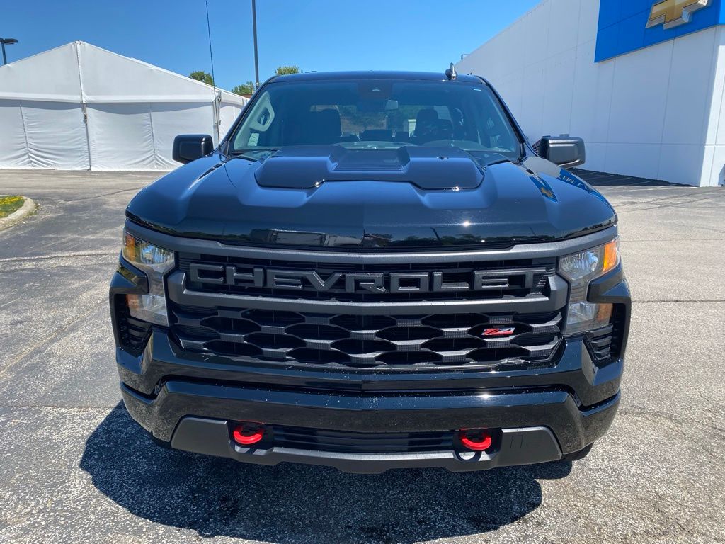 2023 Chevrolet Silverado 1500 Custom Trail Boss Image 2 of 29