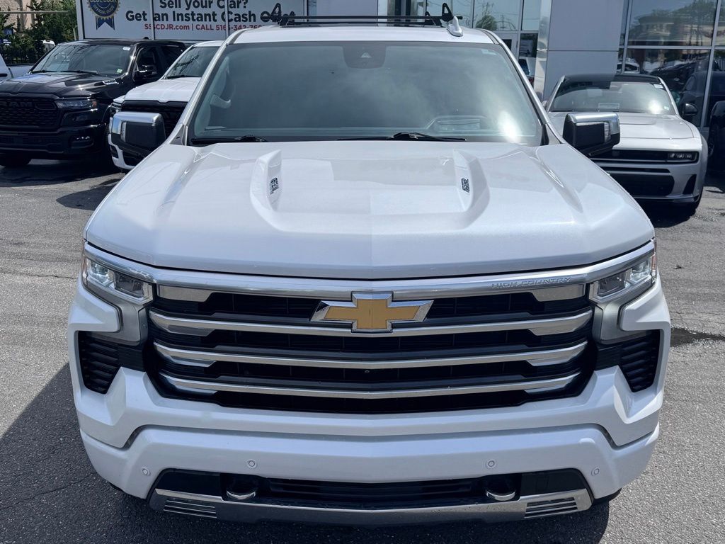 2023 Chevrolet Silverado 1500 High Country Image 2 of 22