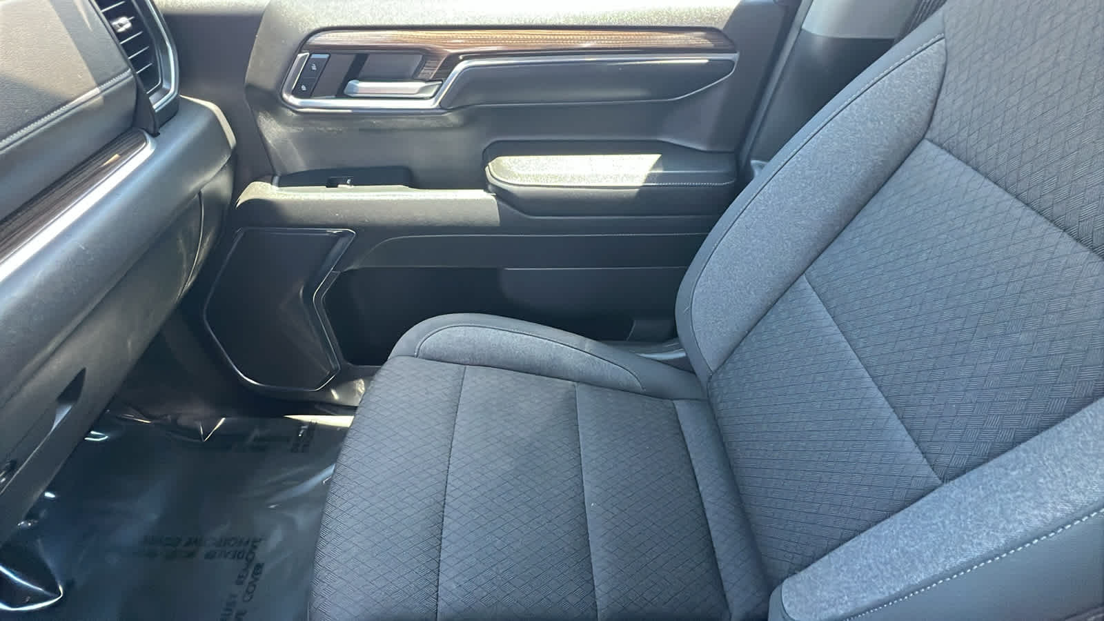 2023 Chevrolet Silverado 1500 LT Image 12 of 31