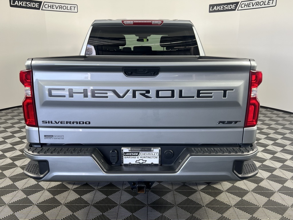Vehicle image 5 of 33