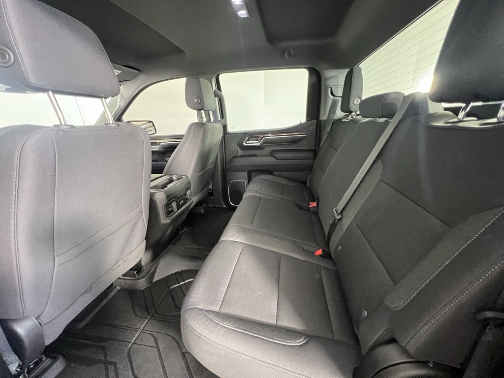 Vehicle image 15 of 33