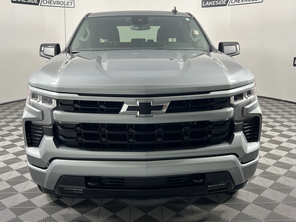 Vehicle image 4 of 33